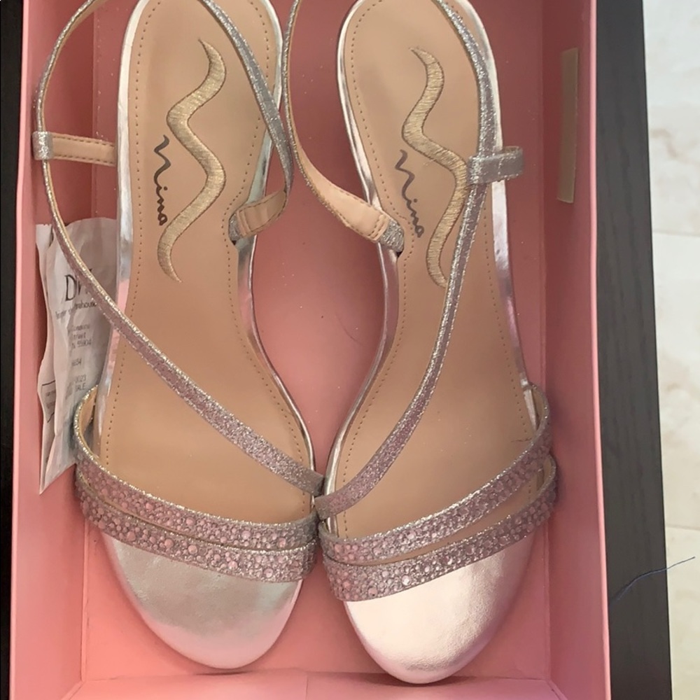 Women’s silver heel